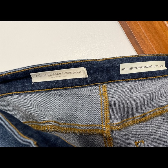 AG 29r skinny jeans - Picture 2 of 3